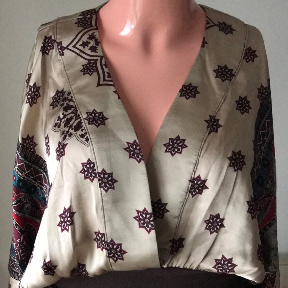 Single Printed Top - Picture 2 of 4